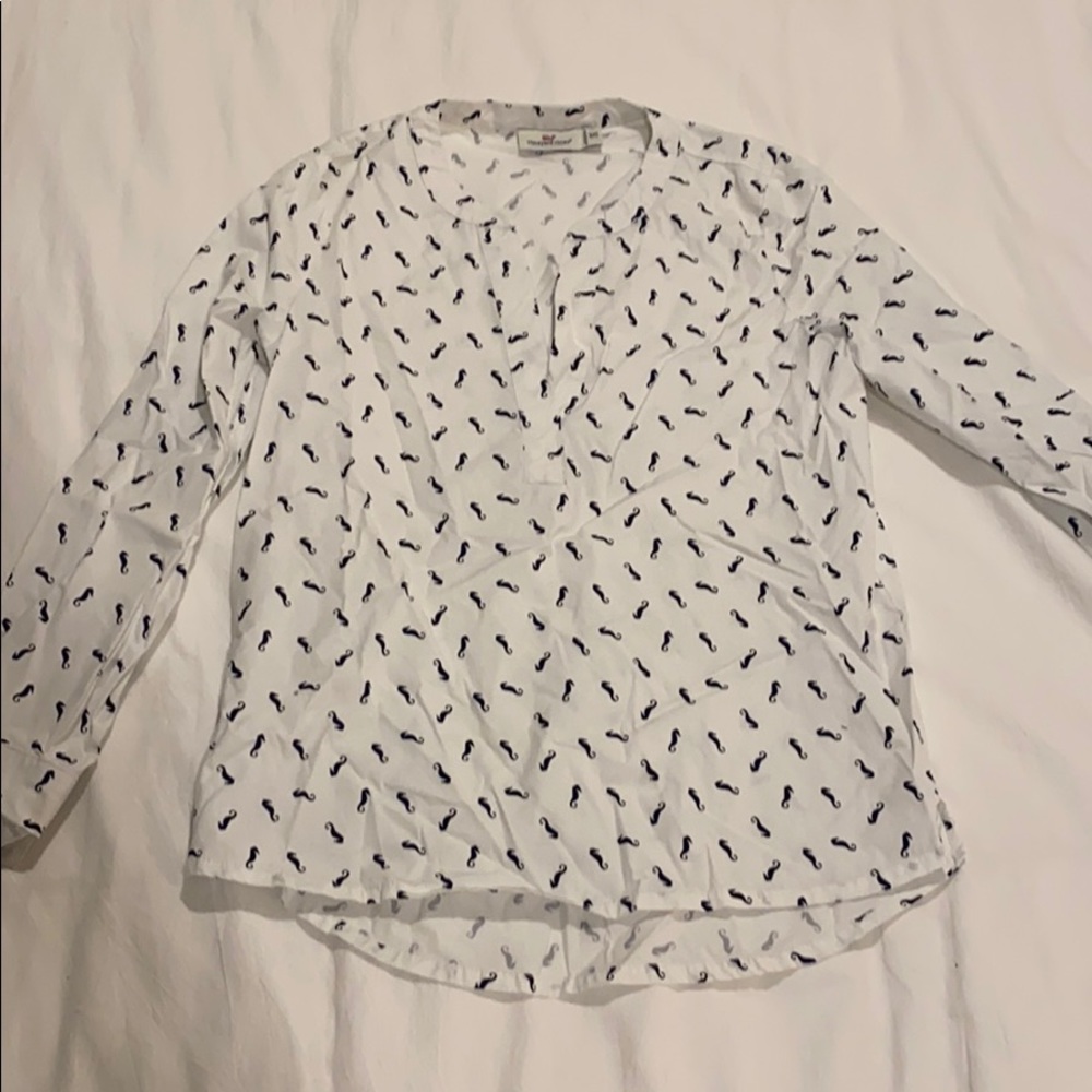 Seahorse Vineyard Vines top!